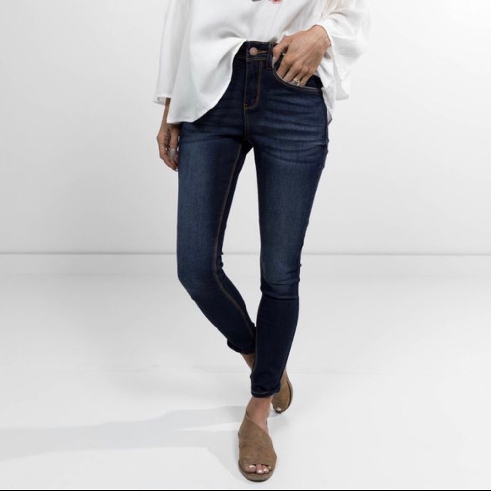 High waisted dark wash skinny jean